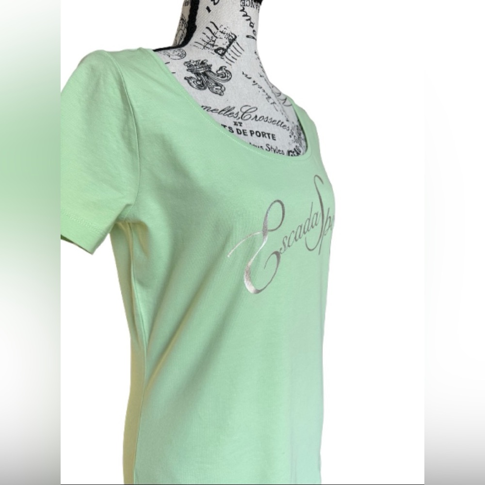 Escada Light Pastel Green Short Sleeve Tee . Size M